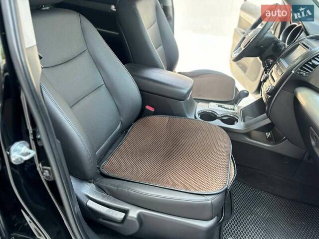 Черный Киа Соренто, объемом двигателя 2.36 л и пробегом 180 тыс. км за 13200 $, фото 6 на Automoto.ua