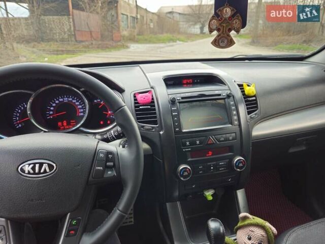 Черный Киа Соренто, объемом двигателя 2.4 л и пробегом 225 тыс. км за 13000 $, фото 7 на Automoto.ua