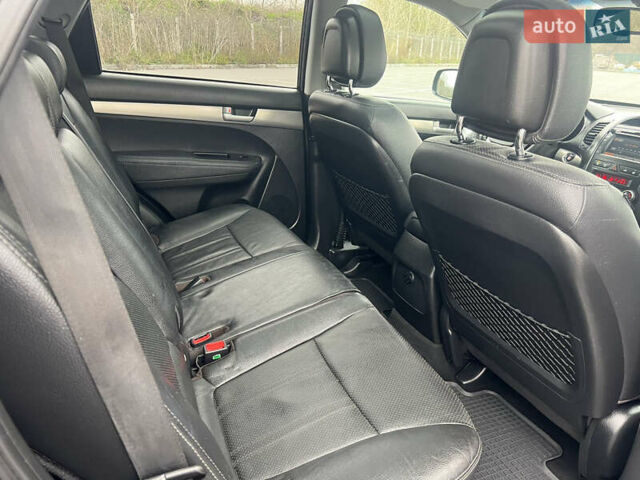 Черный Киа Соренто, объемом двигателя 2.2 л и пробегом 199 тыс. км за 15500 $, фото 19 на Automoto.ua