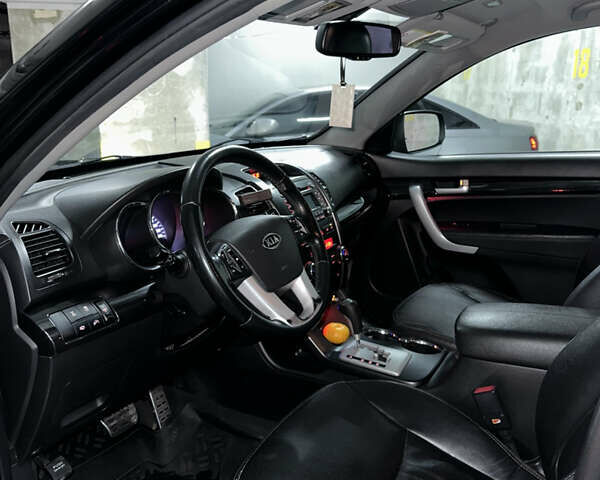 Чорний Кіа Соренто, об'ємом двигуна 2.2 л та пробігом 144 тис. км за 16500 $, фото 4 на Automoto.ua