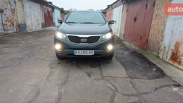 Черный Киа Соренто, объемом двигателя 2.2 л и пробегом 197 тыс. км за 13900 $, фото 4 на Automoto.ua