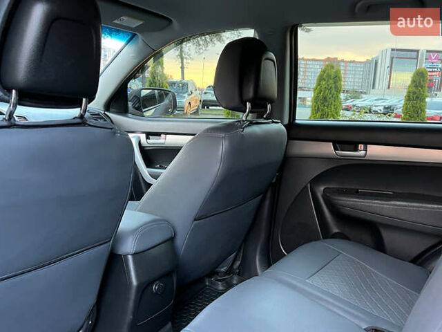 Черный Киа Соренто, объемом двигателя 2.36 л и пробегом 93 тыс. км за 12300 $, фото 19 на Automoto.ua