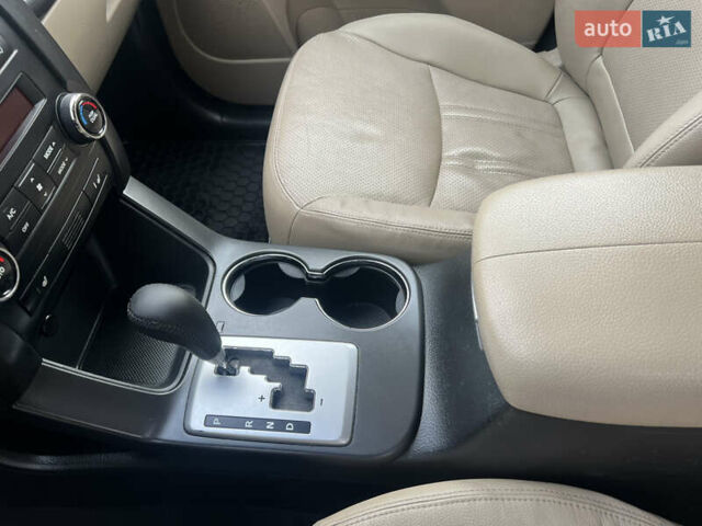 Черный Киа Соренто, объемом двигателя 2.2 л и пробегом 203 тыс. км за 15500 $, фото 18 на Automoto.ua