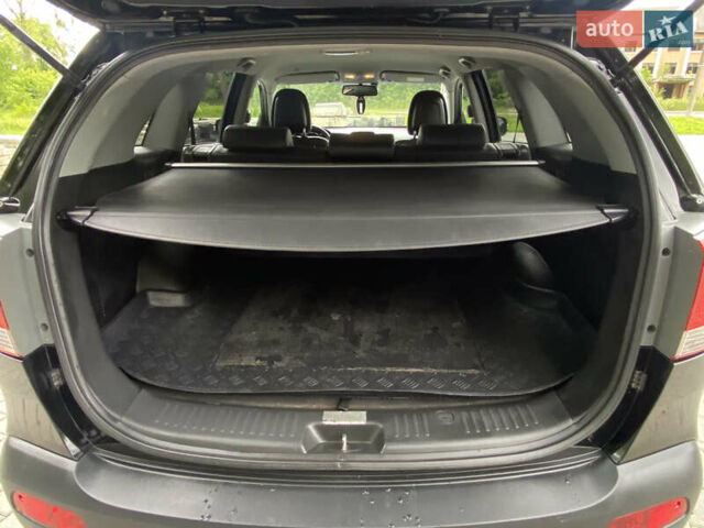 Чорний Кіа Соренто, об'ємом двигуна 2.2 л та пробігом 220 тис. км за 16450 $, фото 23 на Automoto.ua