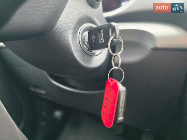 Черный Киа Соренто, объемом двигателя 2.2 л и пробегом 158 тыс. км за 13999 $, фото 21 на Automoto.ua