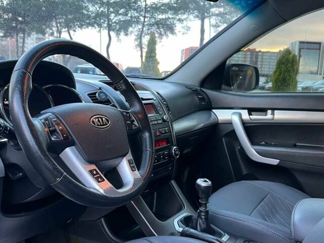 Черный Киа Соренто, объемом двигателя 2.4 л и пробегом 93 тыс. км за 12300 $, фото 9 на Automoto.ua