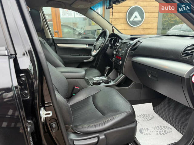 Чорний Кіа Соренто, об'ємом двигуна 2.2 л та пробігом 251 тис. км за 13900 $, фото 9 на Automoto.ua