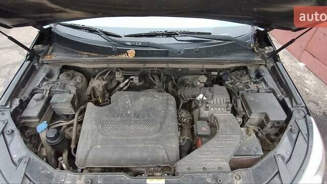 Черный Киа Соренто, объемом двигателя 2.2 л и пробегом 197 тыс. км за 13900 $, фото 3 на Automoto.ua