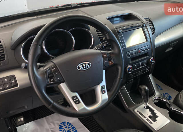 Черный Киа Соренто, объемом двигателя 2.2 л и пробегом 153 тыс. км за 15950 $, фото 5 на Automoto.ua