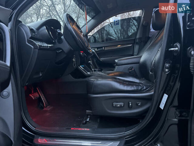 Чорний Кіа Соренто, об'ємом двигуна 2.2 л та пробігом 179 тис. км за 14699 $, фото 8 на Automoto.ua