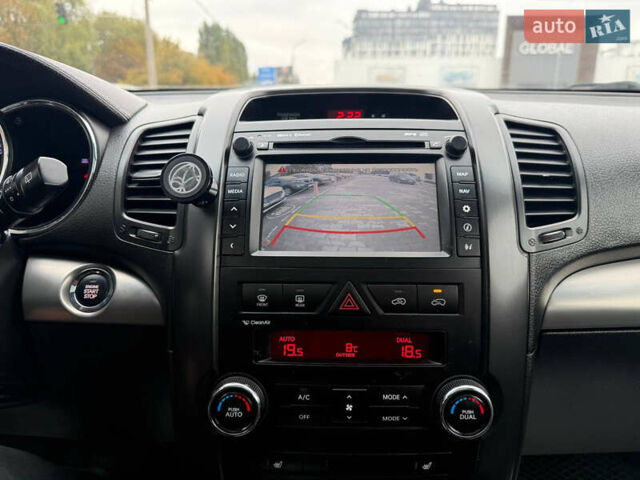 Чорний Кіа Соренто, об'ємом двигуна 2.2 л та пробігом 251 тис. км за 13900 $, фото 16 на Automoto.ua