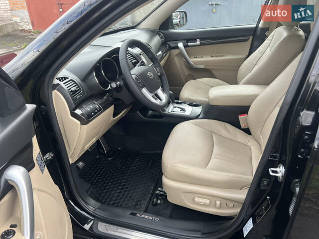 Черный Киа Соренто, объемом двигателя 2.2 л и пробегом 203 тыс. км за 15500 $, фото 13 на Automoto.ua