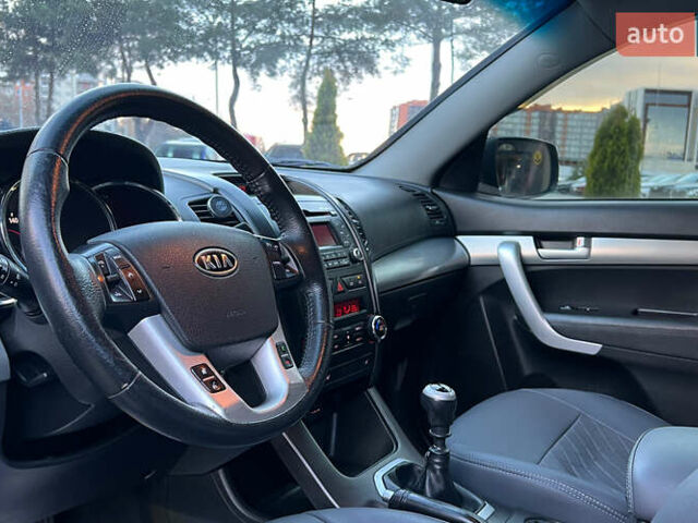 Черный Киа Соренто, объемом двигателя 2.36 л и пробегом 93 тыс. км за 12300 $, фото 9 на Automoto.ua