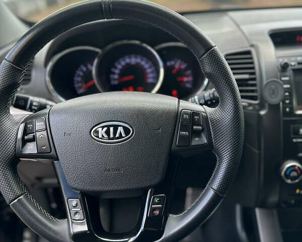 Черный Киа Соренто, объемом двигателя 2.2 л и пробегом 195 тыс. км за 14700 $, фото 9 на Automoto.ua