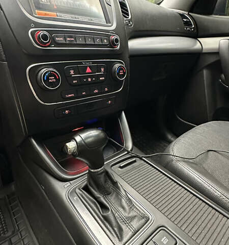 Черный Киа Соренто, объемом двигателя 2.2 л и пробегом 255 тыс. км за 13700 $, фото 43 на Automoto.ua