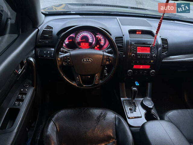 Чорний Кіа Соренто, об'ємом двигуна 2.2 л та пробігом 179 тис. км за 14699 $, фото 15 на Automoto.ua