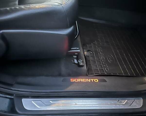 Черный Киа Соренто, объемом двигателя 2.2 л и пробегом 273 тыс. км за 15500 $, фото 23 на Automoto.ua