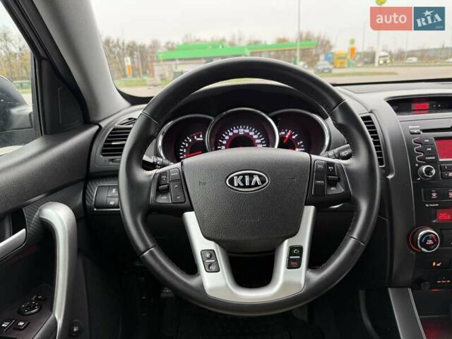 Чорний Кіа Соренто, об'ємом двигуна 2.2 л та пробігом 213 тис. км за 14499 $, фото 44 на Automoto.ua