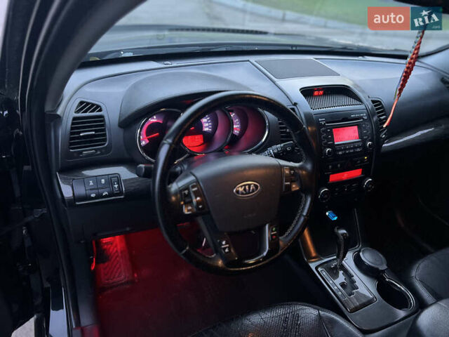 Чорний Кіа Соренто, об'ємом двигуна 2.2 л та пробігом 179 тис. км за 14699 $, фото 10 на Automoto.ua