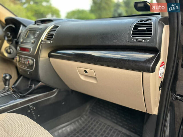 Черный Киа Соренто, объемом двигателя 2.2 л и пробегом 240 тыс. км за 13500 $, фото 54 на Automoto.ua