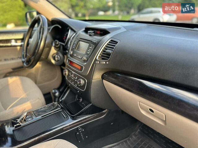 Черный Киа Соренто, объемом двигателя 2.2 л и пробегом 240 тыс. км за 13500 $, фото 56 на Automoto.ua