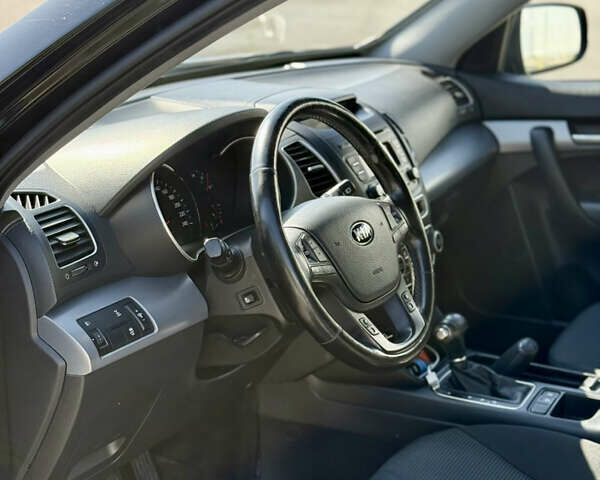 Черный Киа Соренто, объемом двигателя 2.2 л и пробегом 77 тыс. км за 16600 $, фото 14 на Automoto.ua