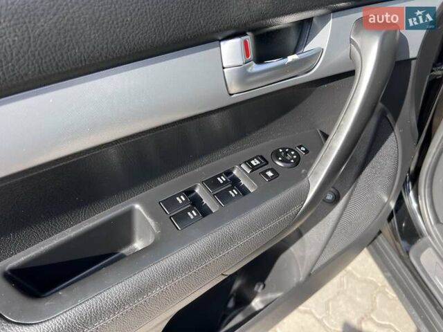 Черный Киа Соренто, объемом двигателя 2.2 л и пробегом 290 тыс. км за 15490 $, фото 13 на Automoto.ua