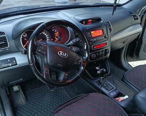Киа Соренто 2013 в Тячеве на Automoto.ua Черный Киа Соренто, объемом двигателя 2.2 л и пробегом 270 тыс. км за 14500 $, фото 10 на Automoto.ua