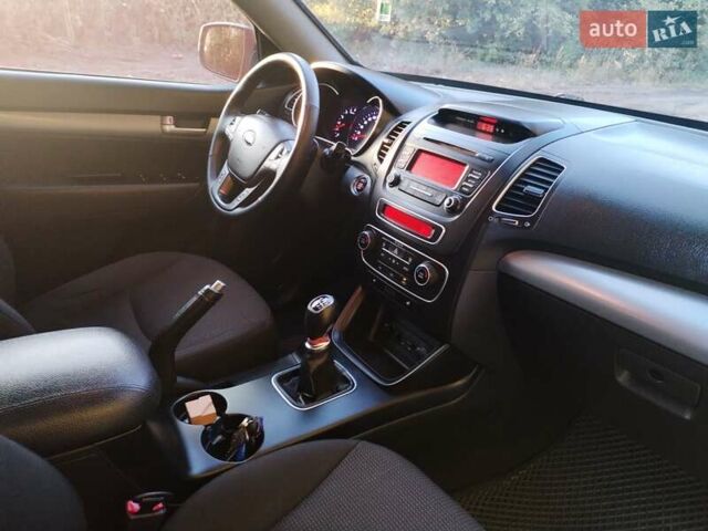 Черный Киа Соренто, объемом двигателя 2.2 л и пробегом 220 тыс. км за 14500 $, фото 19 на Automoto.ua