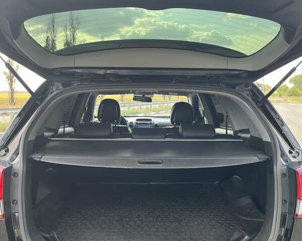 Черный Киа Соренто, объемом двигателя 2.2 л и пробегом 255 тыс. км за 13500 $, фото 7 на Automoto.ua