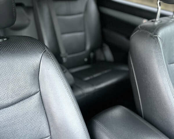 Чорний Кіа Соренто, об'ємом двигуна 2.2 л та пробігом 245 тис. км за 15900 $, фото 21 на Automoto.ua