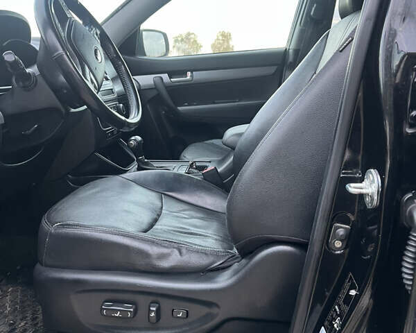 Чорний Кіа Соренто, об'ємом двигуна 2.2 л та пробігом 245 тис. км за 15900 $, фото 16 на Automoto.ua