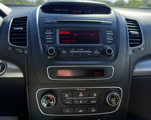 Черный Киа Соренто, объемом двигателя 2.2 л и пробегом 77 тыс. км за 16600 $, фото 23 на Automoto.ua