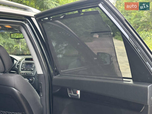 Черный Киа Соренто, объемом двигателя 2.36 л и пробегом 270 тыс. км за 13000 $, фото 9 на Automoto.ua