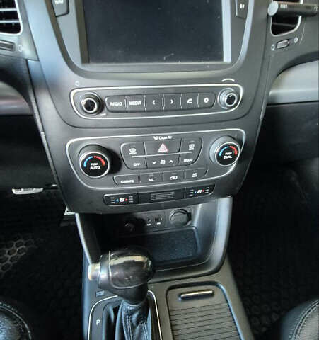 Черный Киа Соренто, объемом двигателя 2.2 л и пробегом 245 тыс. км за 15500 $, фото 5 на Automoto.ua