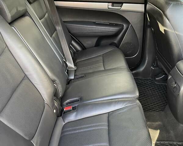 Чорний Кіа Соренто, об'ємом двигуна 2 л та пробігом 215 тис. км за 16350 $, фото 10 на Automoto.ua