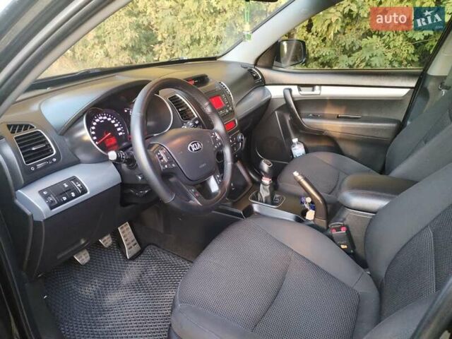 Черный Киа Соренто, объемом двигателя 2.2 л и пробегом 220 тыс. км за 14500 $, фото 24 на Automoto.ua