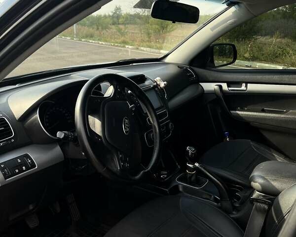 Черный Киа Соренто, объемом двигателя 2.2 л и пробегом 255 тыс. км за 13500 $, фото 10 на Automoto.ua