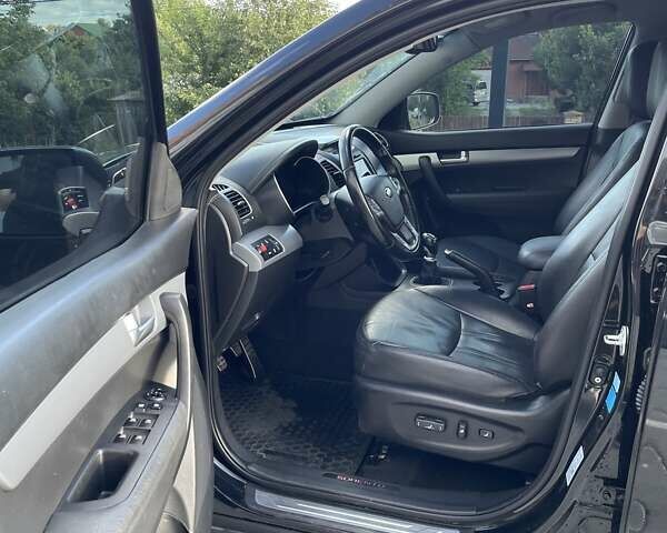 Чорний Кіа Соренто, об'ємом двигуна 2 л та пробігом 215 тис. км за 16350 $, фото 5 на Automoto.ua