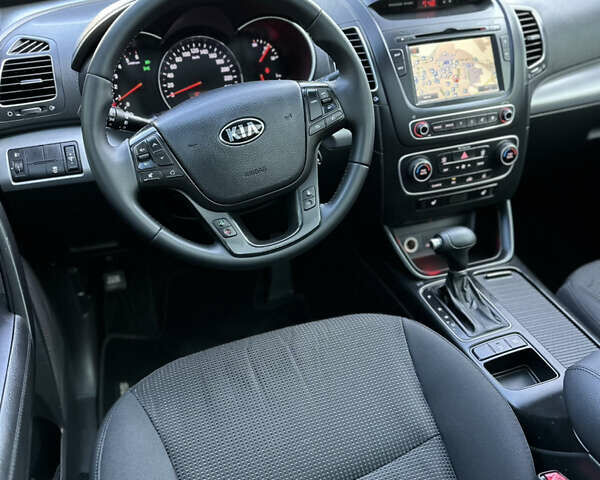 Черный Киа Соренто, объемом двигателя 2.2 л и пробегом 239 тыс. км за 15900 $, фото 22 на Automoto.ua