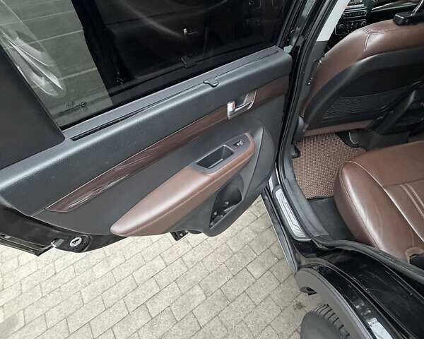 Черный Киа Соренто, объемом двигателя 2.2 л и пробегом 234 тыс. км за 17800 $, фото 13 на Automoto.ua