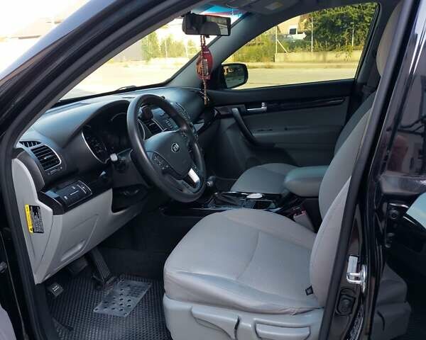 Черный Киа Соренто, объемом двигателя 2.36 л и пробегом 171 тыс. км за 14300 $, фото 10 на Automoto.ua