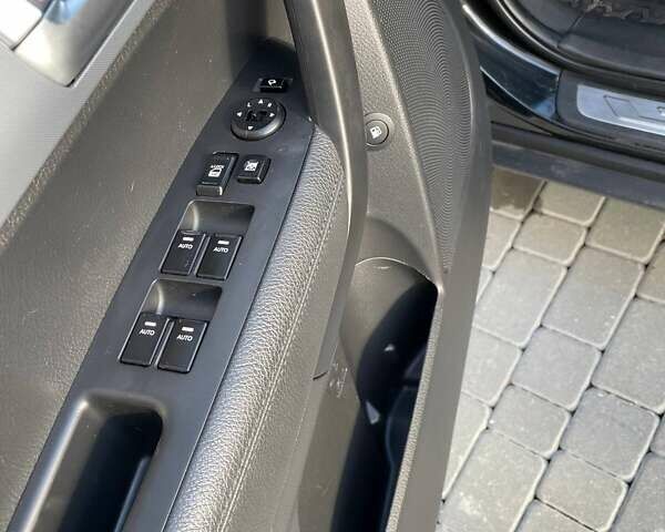 Черный Киа Соренто, объемом двигателя 2 л и пробегом 211 тыс. км за 16700 $, фото 9 на Automoto.ua