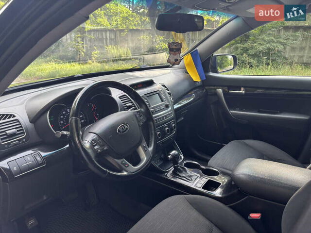 Черный Киа Соренто, объемом двигателя 2.36 л и пробегом 270 тыс. км за 13000 $, фото 14 на Automoto.ua