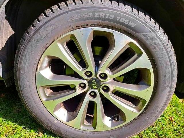 Черный Киа Соренто, объемом двигателя 1.2 л и пробегом 105 тыс. км за 9500 $, фото 9 на Automoto.ua