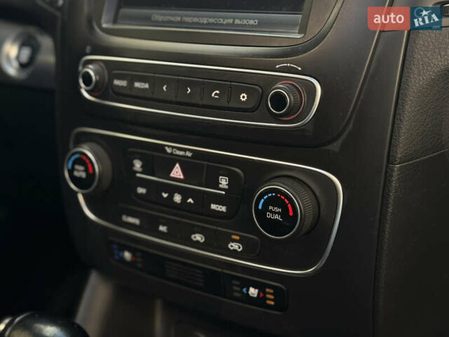 Черный Киа Соренто, объемом двигателя 2.2 л и пробегом 208 тыс. км за 16850 $, фото 60 на Automoto.ua