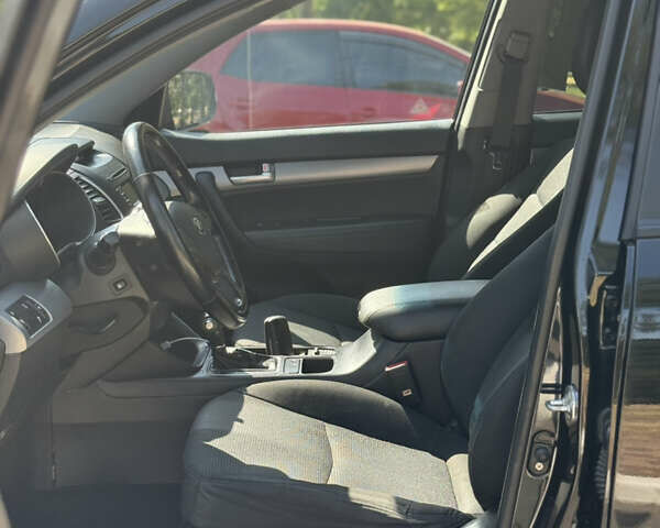 Черный Киа Соренто, объемом двигателя 2.2 л и пробегом 77 тыс. км за 16600 $, фото 15 на Automoto.ua