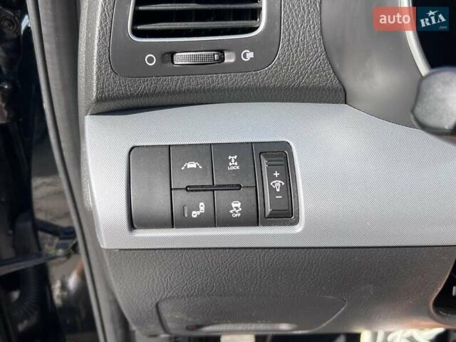Черный Киа Соренто, объемом двигателя 2.2 л и пробегом 290 тыс. км за 15490 $, фото 17 на Automoto.ua