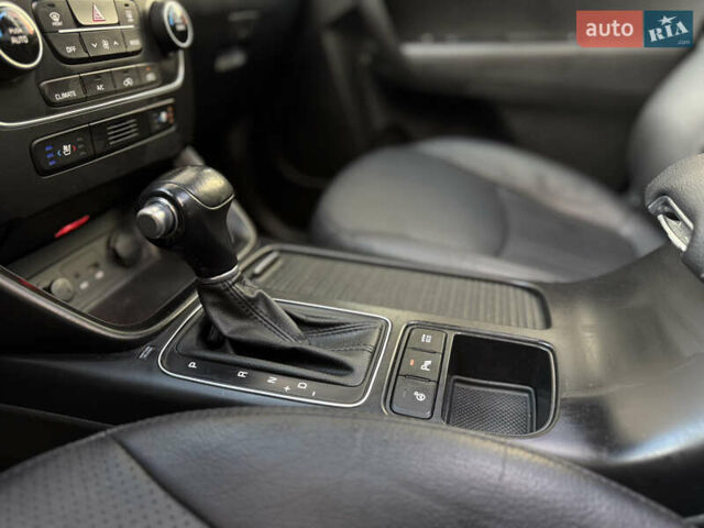 Черный Киа Соренто, объемом двигателя 2.2 л и пробегом 208 тыс. км за 16850 $, фото 75 на Automoto.ua