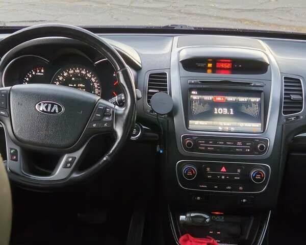Кіа Соренто 2013 у Запоріжжя на Automoto.ua Чорний Кіа Соренто, об'ємом двигуна 3.34 л та пробігом 185 тис. км за 16300 $, фото 9 на Automoto.ua